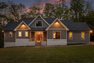 490 Moonlight Ln, Jasper, TN 37347