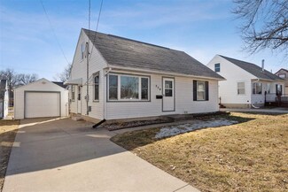 279 22nd Ave SW, Cedar Rapids, IA 52404