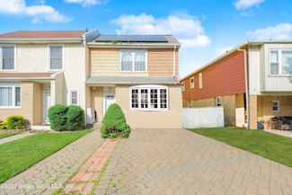 45 Russek Dr, Staten Island, NY 10312