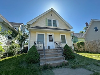 618 18th St SE, Cedar Rapids, IA 52403