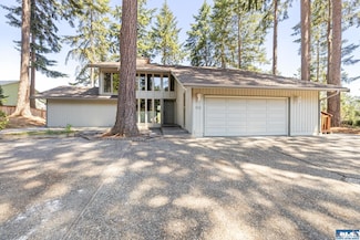 352 Woodland Dr, Sequim, WA 98382