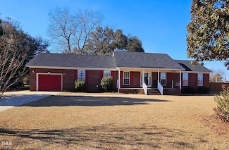 3521 Sids Mill Rd, Fayetteville, NC 28312