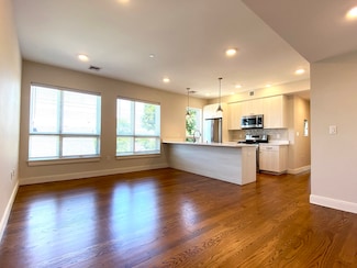 1 Everett St Unit 501, Boston, MA 02128