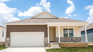 2798 Cecelia Dr, Hiawatha, IA 52233