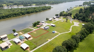 35 Wc Pickett Rd, Clifton, TN 38425