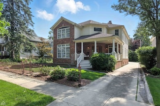 4829 Linscott Ave, Downers Grove, IL 60515