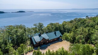 41 Pandion Ln, Rockport, ME 04856