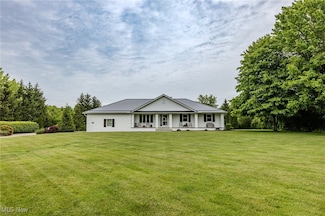 8921 Auburn Rd, Chardon, OH 44024