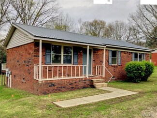 110 Brentwood Ln, Moundville, AL 35474