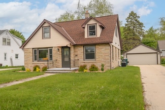 918 Park Ave, West Bend, WI 53090