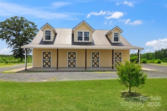 585 Clearwater Lake Rd, Kershaw, SC 29067