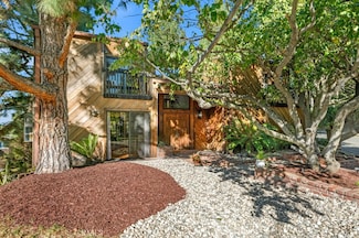 4164 Cachalote St, Woodland Hills, CA 91364