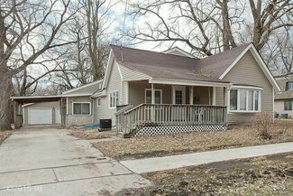 814 SE 8th St, Des Moines, IA 50309