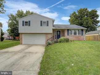 3870 Ricklyn Dr, Chambersburg, PA 17202