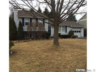 13 Blackwood Dr, Liverpool, NY 13090