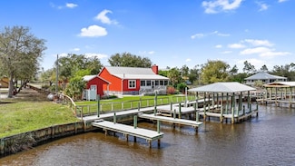 642 Chapel Ln, Port Saint Joe, FL 32456