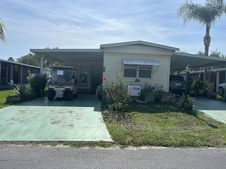 4852 Goldfinch Dr, Zephyrhills, FL 33541
