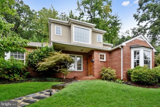 813 31st St S, Arlington, VA 22202