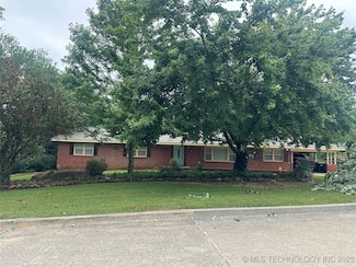 801 S Rennie St, Ada, OK 74820