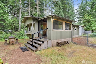 120 King Dr, Brinnon, WA 98320