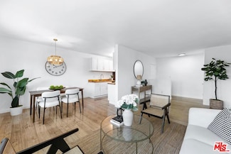 20159 Cohasset St Unit 9, Winnetka, CA 91306