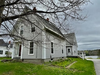 751 N North Main St, Winterport, ME 04496