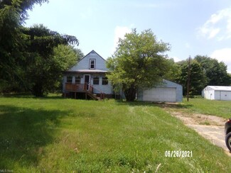 1155 W A St, Masury, OH 44438