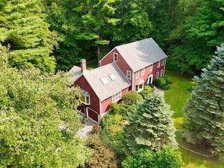 58 South St, Upton, MA 01568