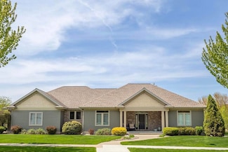 633 Stonebridge Ave, Onalaska, WI 54650