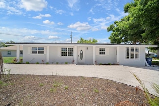 405 W Shade Dr, Venice, FL 34293