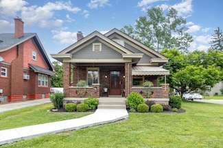 6832 Plainfield Rd, Cincinnati, OH 45236