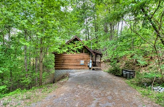 1325 Ridgefield Dr, Sevierville, TN 37876