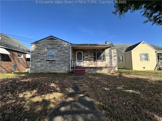 2204 Fletcher Ave, Dunbar, WV 25064