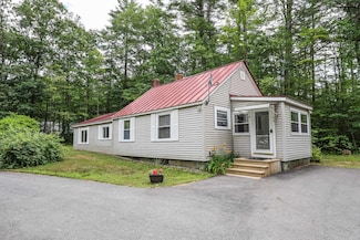 68 Robin St, Franklin, NH 03235