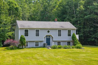 101 Kansas Rd, Naples, ME 04055