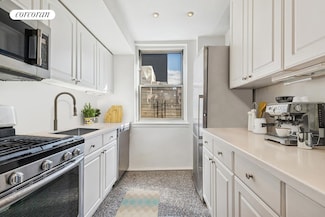 200 E 58th St Unit 17H, New York, NY 10022