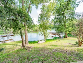 1229 Lone Star Dr, New Braunfels, TX 78130