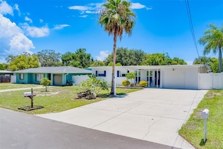 14648 Brewster Dr, Largo, FL 33774