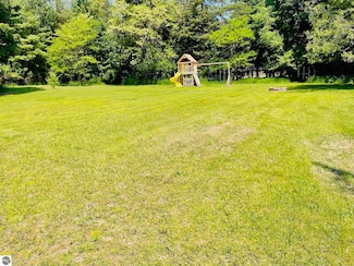 2 Park St, Bellaire, MI 49615
