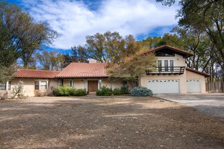 801 La Senda Ln NW, Los Ranchos, NM 87107