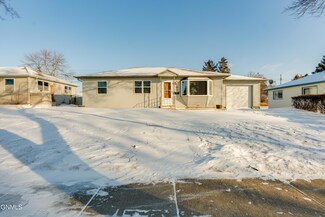 1823 Ryan Dr, Bismarck, ND 58501