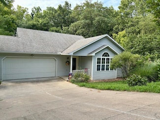 1026 Roseridge Cir, Jefferson City, MO 65101