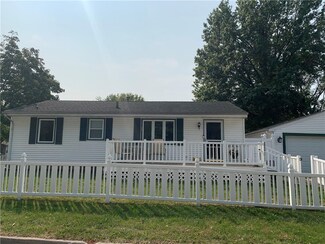 3511 Hull Ave, Des Moines, IA 50317