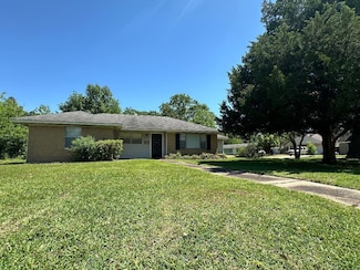 3810 Cecil Dr, Beaumont, TX 77706