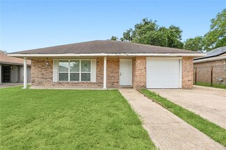 7608 Dogwood Dr, New Orleans, LA 70126