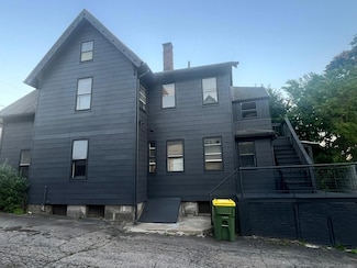 9 Brewster St, Waterbury, CT 06704