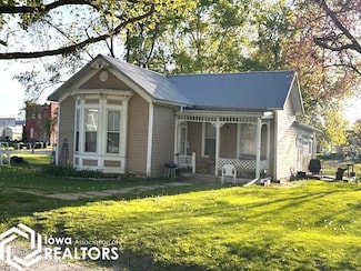 203 Park St, Hedrick, IA 52563