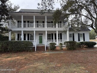 660 Fairlie Ct, Wilmington, NC 28412