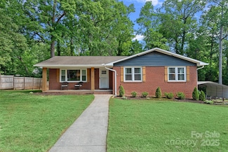 2113 Woodlawn St, Kannapolis, NC 28083