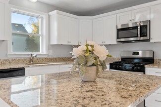 14 Mason St, Nashua, NH 03060